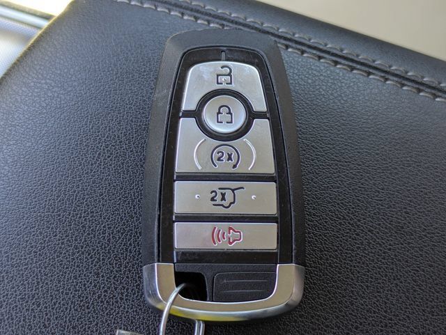 Used 2022 Ford Edge Titanium AWD/4WD image 27
