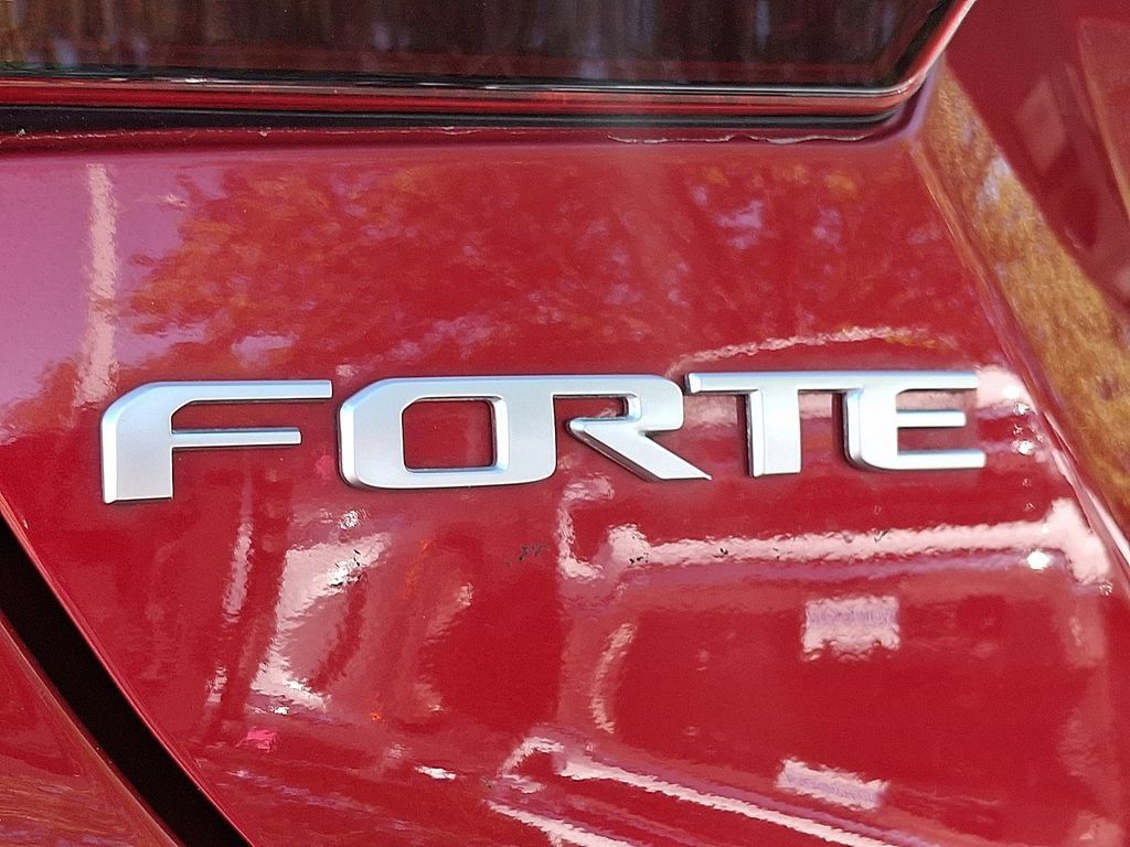 Used 2022 Kia Forte LXS FWD image 30