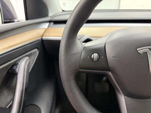 Used 2023 Tesla Model Y Long Range AWD/4WD image 28