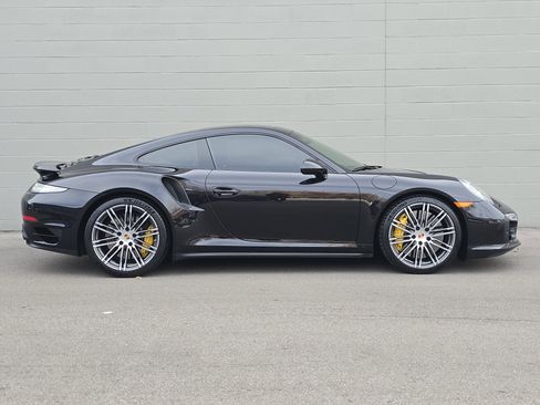 Used 2014 Porsche 911 Turbo S image 10