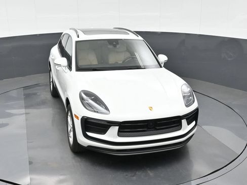 Certified 2023 Porsche Macan AWD/4WD image 32
