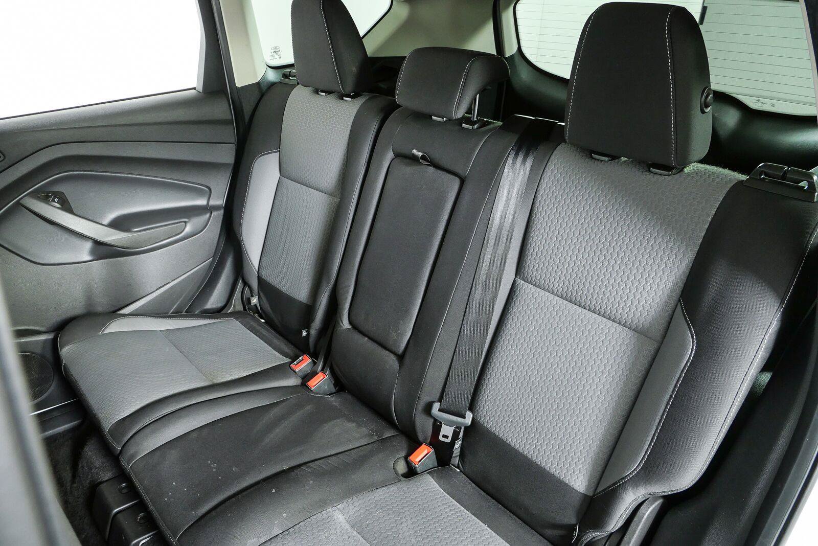 Used 2019 Ford Escape SE FWD image 16
