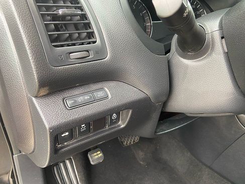 Used 2016 Nissan Altima 2.5 SL w/ Moonroof Package FWD image 10
