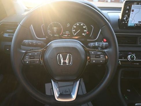 Used 2025 Honda Pilot Touring image 47