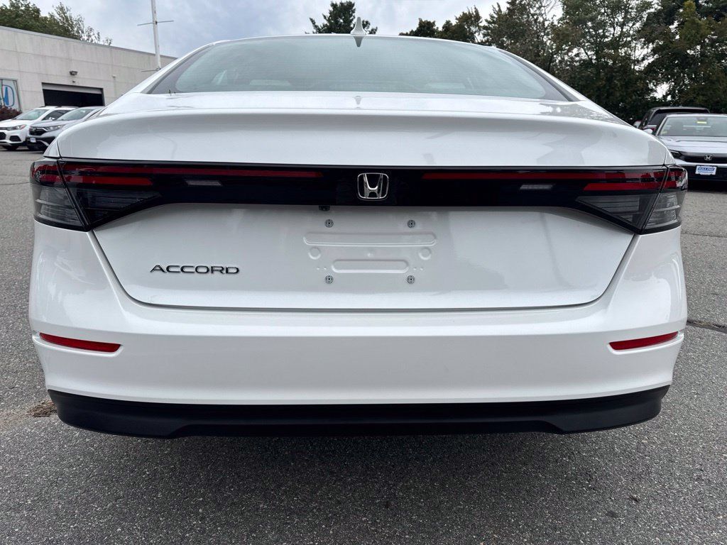 Used 2024 Honda Accord EX image 10