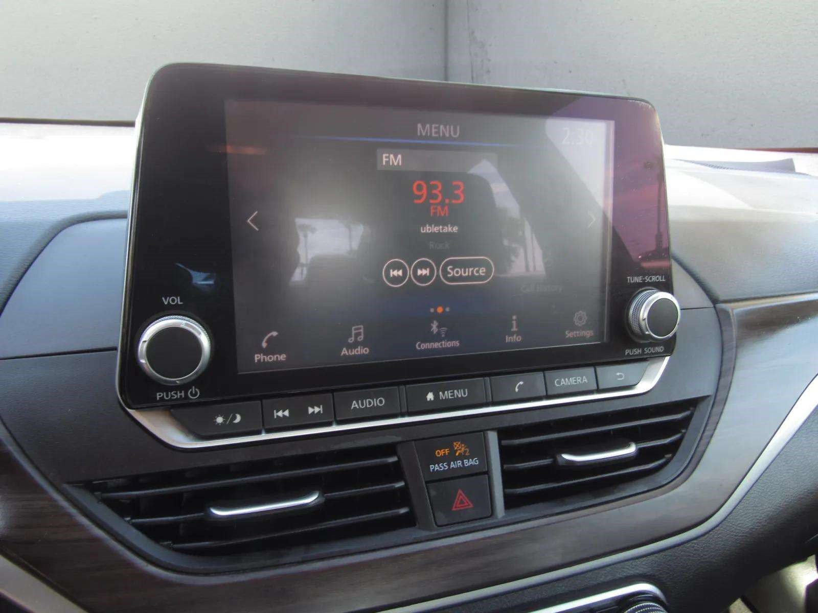 Used 2024 Nissan Altima 2.5 SV FWD image 17