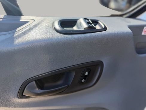 Used 2019 Ford Transit 350 XL image 24