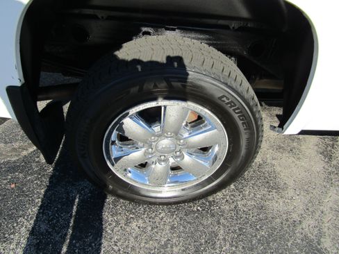 Used 2013 GMC Sierra 1500 SLE w/ Power Tech Package image 9