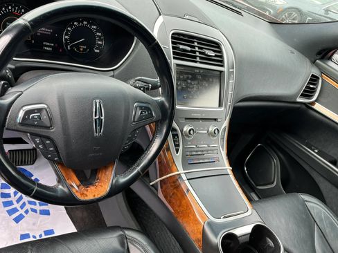 Used 2016 Lincoln MKX Reserve w/ Technology Package AWD/4WD image 10