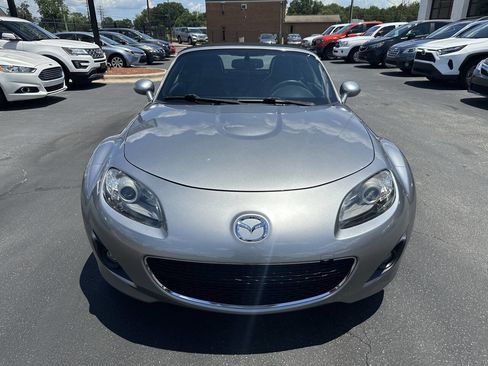 Used 2009 MAZDA MX-5 Miata Grand Touring image 2
