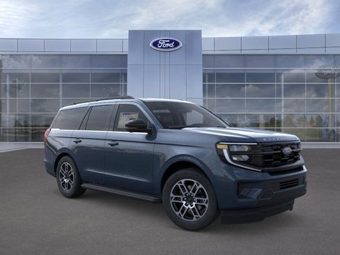 New 2026 Ford Expedition Active RWD image 7