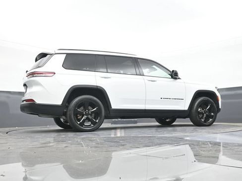 Used 2023 Jeep Grand Cherokee L Laredo AWD/4WD image 52