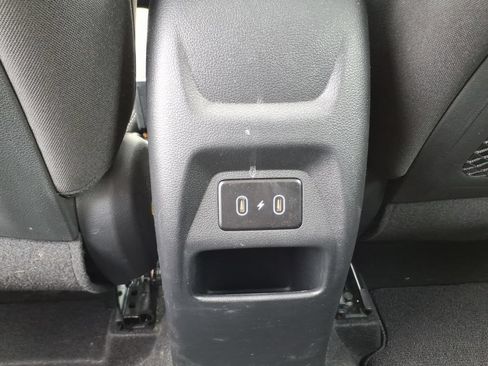 Used 2025 Hyundai Venue SEL FWD image 14