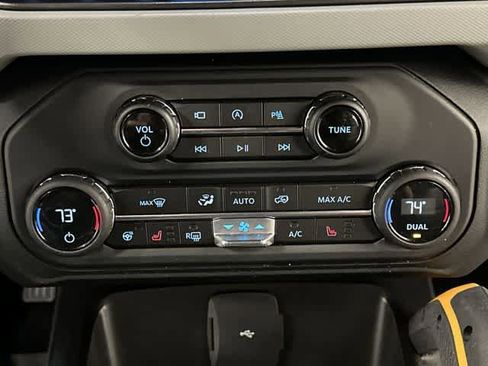 Used 2023 Ford Bronco Badlands image 15