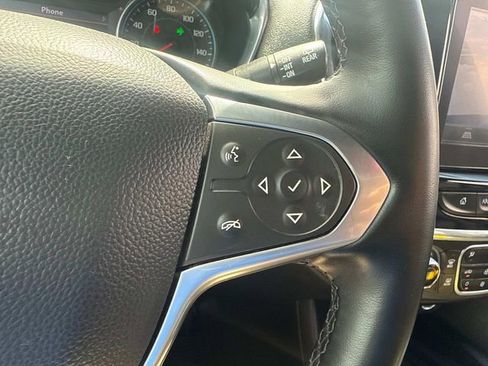 Used 2023 Chevrolet Traverse LT image 32