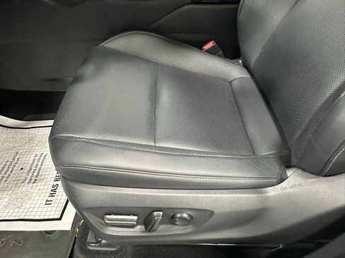 Used 2025 Toyota Crown Signia image 13