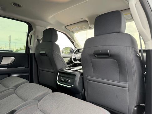 Used 2025 Ford Expedition Active AWD/4WD image 20
