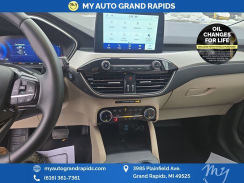 Used 2022 Ford Escape SEL w/ Technology Package image 19