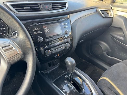 Used 2015 Nissan Rogue SV AWD/4WD image 10