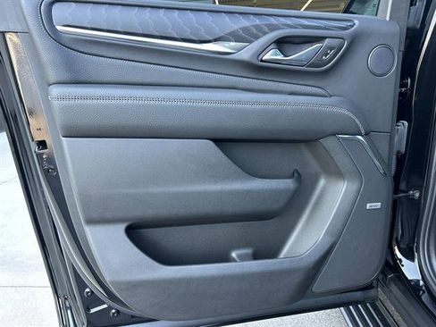 Used 2024 GMC Yukon XL Denali image 28