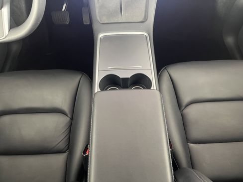 Used 2021 Tesla Model Y Long Range image 15