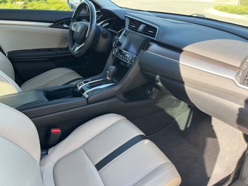Used 2017 Honda Civic Touring image 14