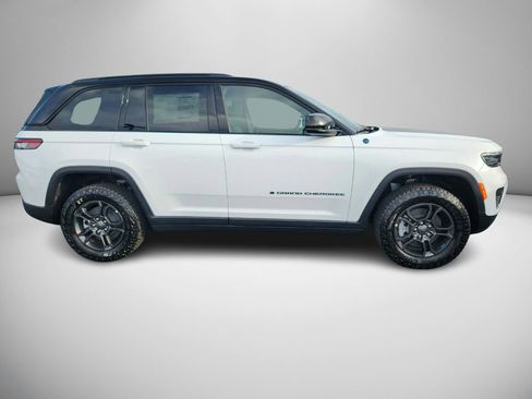 New 2024 Jeep Grand Cherokee Trailhawk AWD/4WD image 2