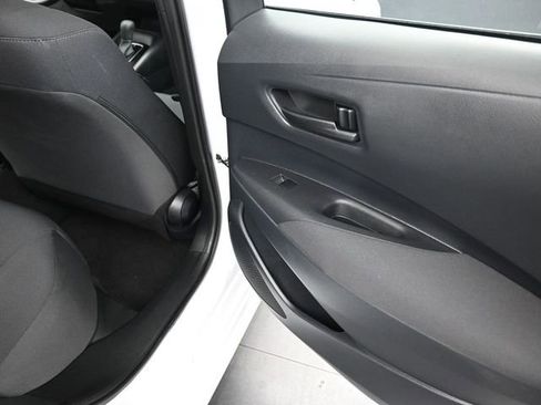 Used 2025 Toyota Corolla LE image 20