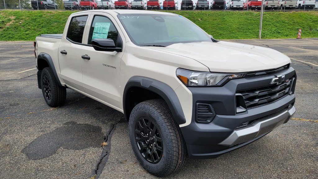 New 2026 Chevrolet Colorado Trail Boss AWD/4WD image 2