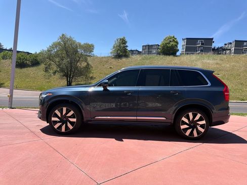 Used 2023 Volvo XC90 T8 Ultimate w/ Lounge Package AWD/4WD image 8