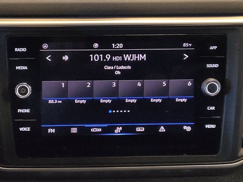 Used 2021 Volkswagen Atlas Cross Sport SE w/ Panoramic Sunroof Package FWD image 25