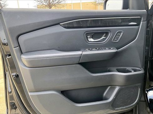 Used 2023 Honda Pilot Elite image 14