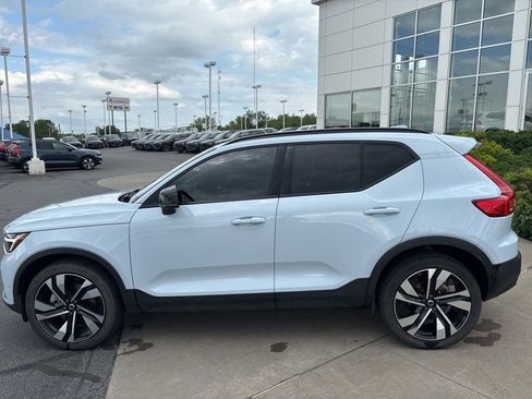 Used 2024 Volvo XC40 B5 Plus w/ Protection Package Premier AWD/4WD image 9