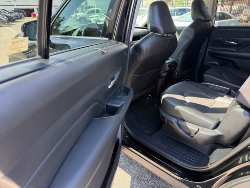Certified 2025 Toyota Grand Highlander AWD image 31