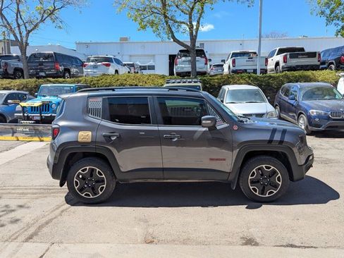 Used 2016 Jeep Renegade Trailhawk w/ Premium Trailhawk Package AWD/4WD image 4