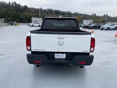 Certified 2022 Honda Ridgeline Black Edition image 11