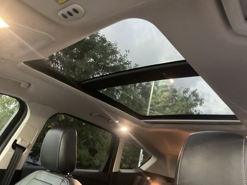 Used 2018 Ford Escape Titanium w/ Ford Safe & Smart Package image 16
