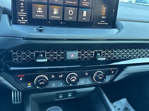 Used 2024 Honda Accord Sport image 11