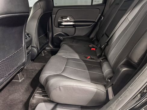 Used 2023 Mercedes-Benz GLB 250 image 18