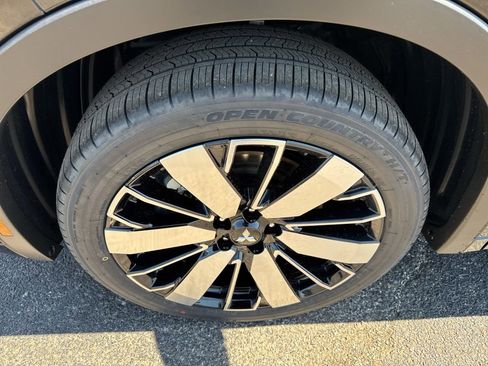 New 2026 Mitsubishi Outlander SEL FWD image 35