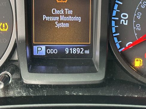 Used 2020 Toyota Tacoma SR w/ SX Package image 17