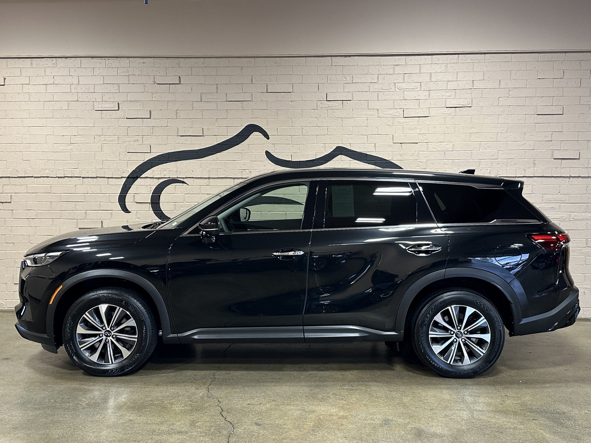 Used 2023 INFINITI QX60 Pure AWD/4WD image 7