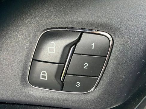 Used 2019 Ford Expedition Limited w/ Equipment Group 302A AWD/4WD image 32