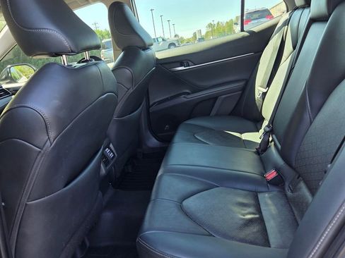 Used 2019 Toyota Camry XSE image 11