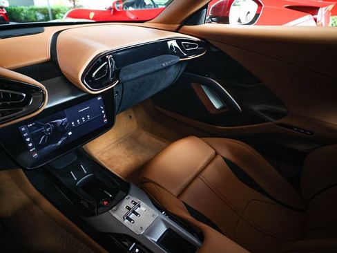 Certified 2025 Ferrari 12Cilindri RWD image 34