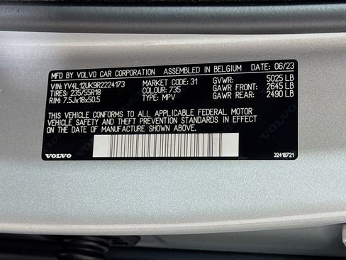 Used 2024 Volvo XC40 B5 Core w/ Climate Package AWD/4WD image 30