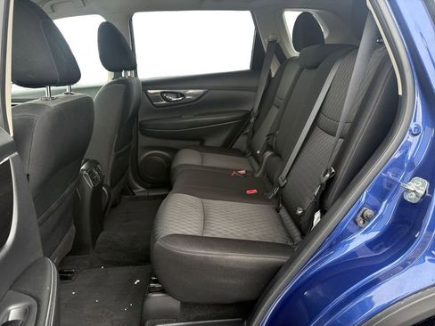 Used 2019 Nissan Rogue SV w/ Premium Package image 13