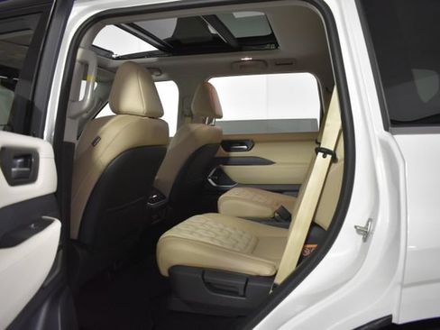 New 2026 Nissan Armada Platinum AWD/4WD image 32