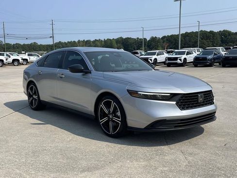 Used 2025 Honda Accord Sport image 7