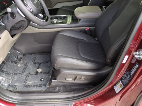 New 2026 Kia Carnival LXS image 16